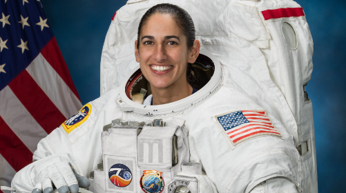 یاسمین مقبلی فضانورد ایرانی -آمریکایی خطاب به زنان ایران :اگر برای زنان منعی نباشد می توانند به بالاترین رده موفقیت برسند.