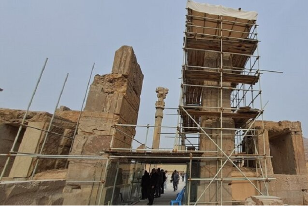 کارگاه های مرمت در تخت جمشید به دلیل کمبود بودجه از فعالیت بازمانده اند