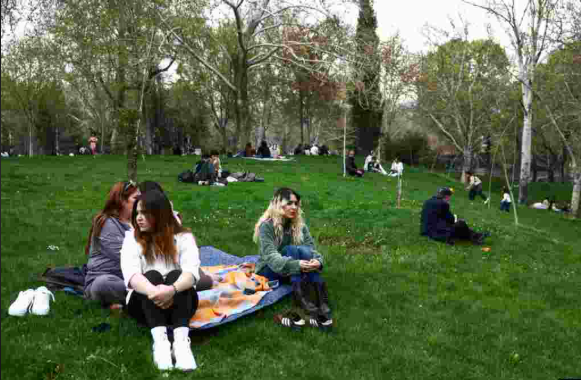 سیزده به در، در میانه ی جنگ و زیر سلطه ی حکومتی ایران ستیز